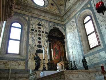 Santa Maria dei Miracoli interior decoration