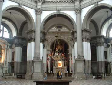 Madonna della Salute, Interior